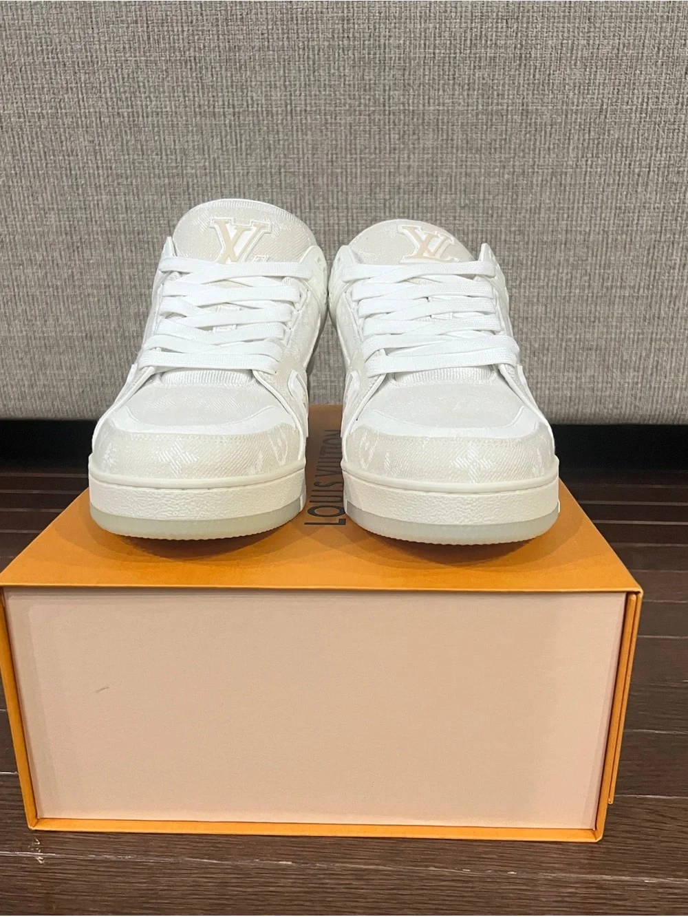 Limited Edition Louis Vuitton White Men's Low-Top Sneakers